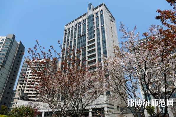 上海外國語師范大學(xué)賢達(dá)經(jīng)濟人文學(xué)院虹口校區(qū)招生辦聯(lián)系電話