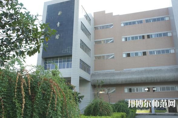 廣西現(xiàn)代職業(yè)技術師范學院網站網址