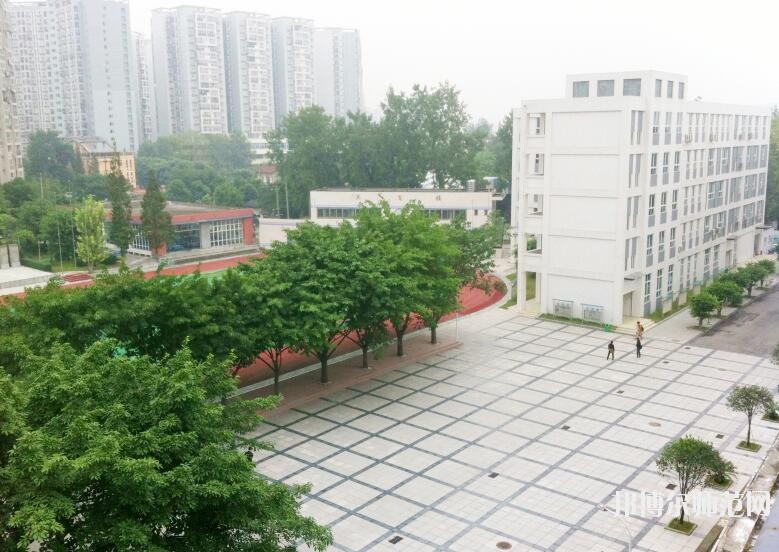 成都洞子口職業(yè)幼兒師范高級中學(xué)2018年報(bào)名條件、招生對象