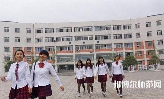 成都工程職業(yè)技術(shù)幼兒師范學(xué)校2018年報(bào)名條件、招生對(duì)象