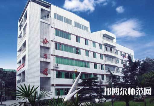 成都實(shí)驗(yàn)商貿(mào)幼兒師范管理學(xué)校2020年報(bào)名條件、招生要求、招生對(duì)象