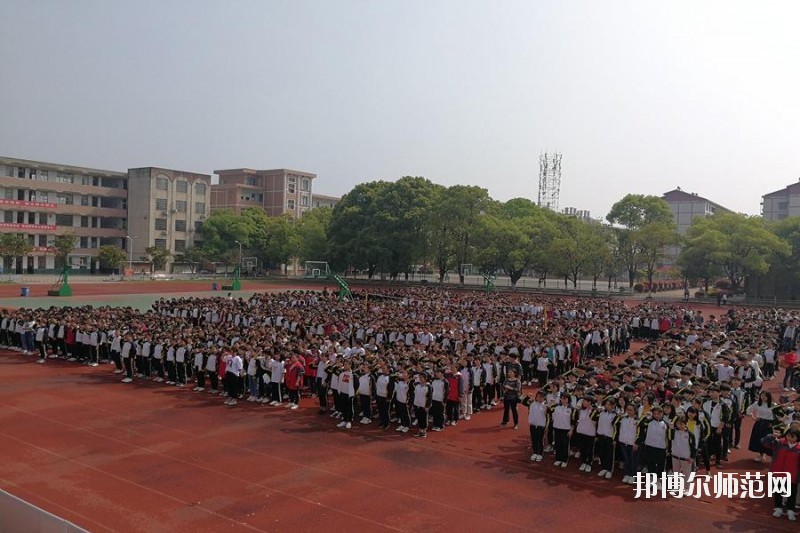陜西工貿(mào)職業(yè)中等專業(yè)師范學(xué)校2020年報名條件、招生要求、招生對象