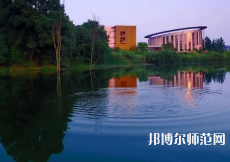 重慶師范大學(xué)涉外商貿(mào)學(xué)院銅梁校區(qū)2023年招生計劃