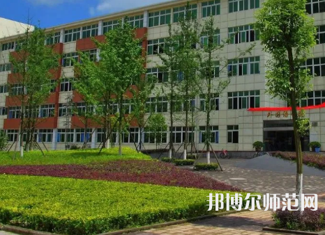 重慶師范大學(xué)涉外商貿(mào)學(xué)院銅梁校區(qū)2023年報(bào)名條件、招生要求、招生對象 