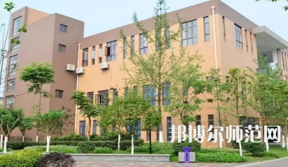 2023年郫縣友愛職業(yè)技術(shù)幼兒師范學(xué)校報(bào)名條件、招生對(duì)象
